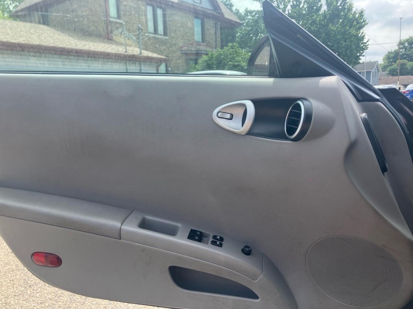 2003 BURGUN NISSAN 350Z COUPE (JN1AZ34D93T) with an 3.5L engine, 6-Speed Manual transmission, located at 1708 Broadway, Rockford, IL, 61104, (815) 397-5010, 42.252522, -89.069359- Photo#4