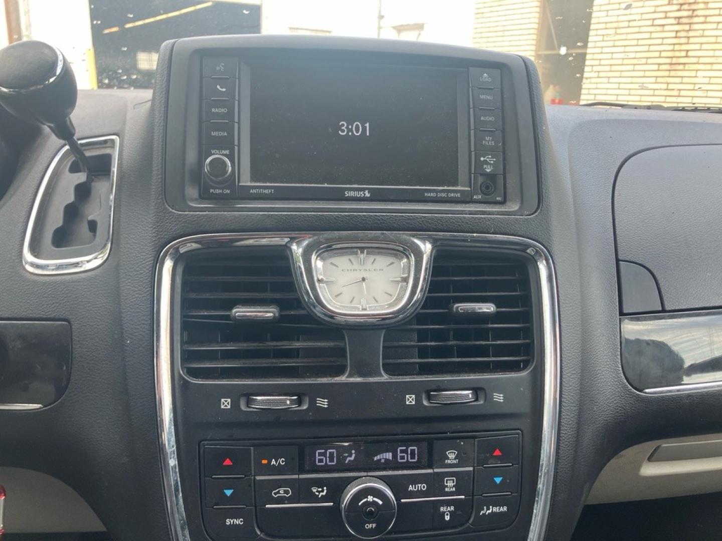 2013 BLACK CHRYSLER TOWN and COUNTRY TOURING (2C4RC1BG7DR) with an 3.6L engine, Automatic transmission, located at 1708 Broadway, Rockford, IL, 61104, (815) 397-5010, 42.252522, -89.069359- Photo#9