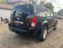 2006 BLACK NISSAN PATHFINDER LE (5N1AR18W86C) with an 4.0L engine, Automatic transmission, located at 1708 Broadway, Rockford, IL, 61104, (815) 397-5010, 42.252522, -89.069359- Photo#2