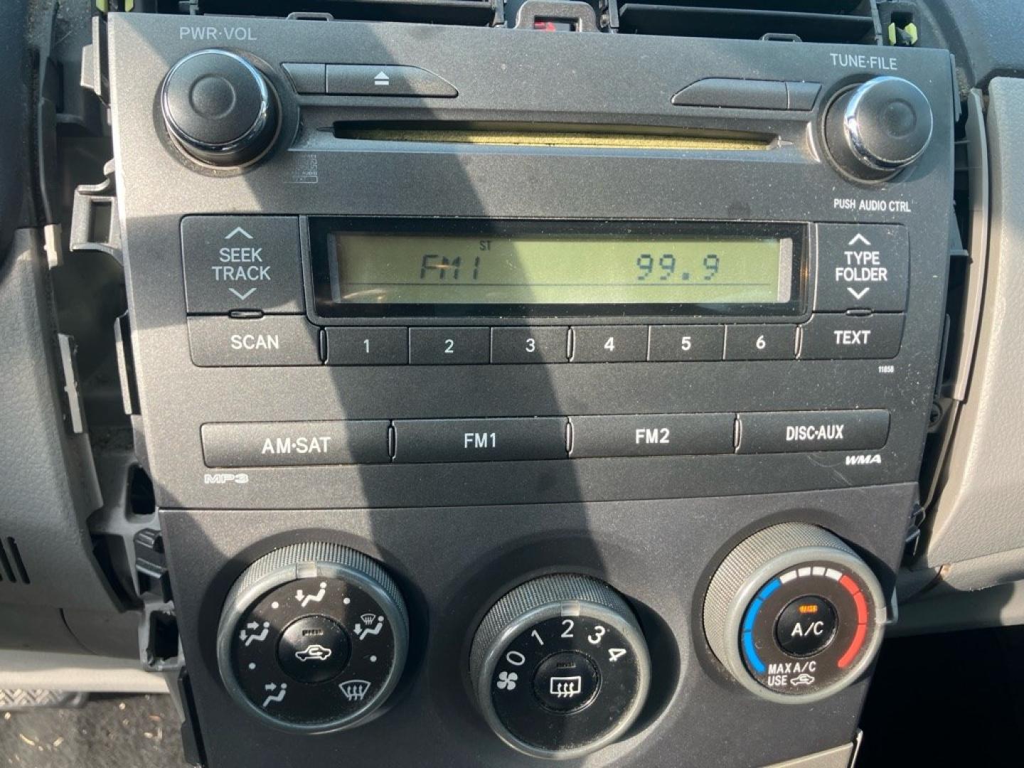 2011 RED TOYOTA COROLLA BASE (2T1BU4EE0BC) with an 1.8L engine, Automatic transmission, located at 1708 Broadway, Rockford, IL, 61104, (815) 397-5010, 42.252522, -89.069359- Photo#8