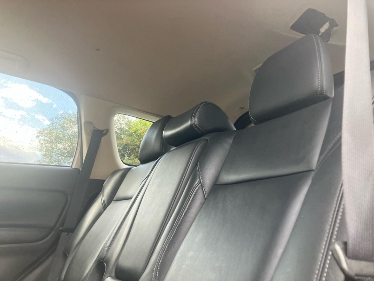 2020 SILVER MITSUBISHI OUTLANDER SE (JA4AZ3A32LZ) with an 2.4L engine, Automatic transmission, located at 1708 Broadway, Rockford, IL, 61104, (815) 397-5010, 42.252522, -89.069359- Photo#5