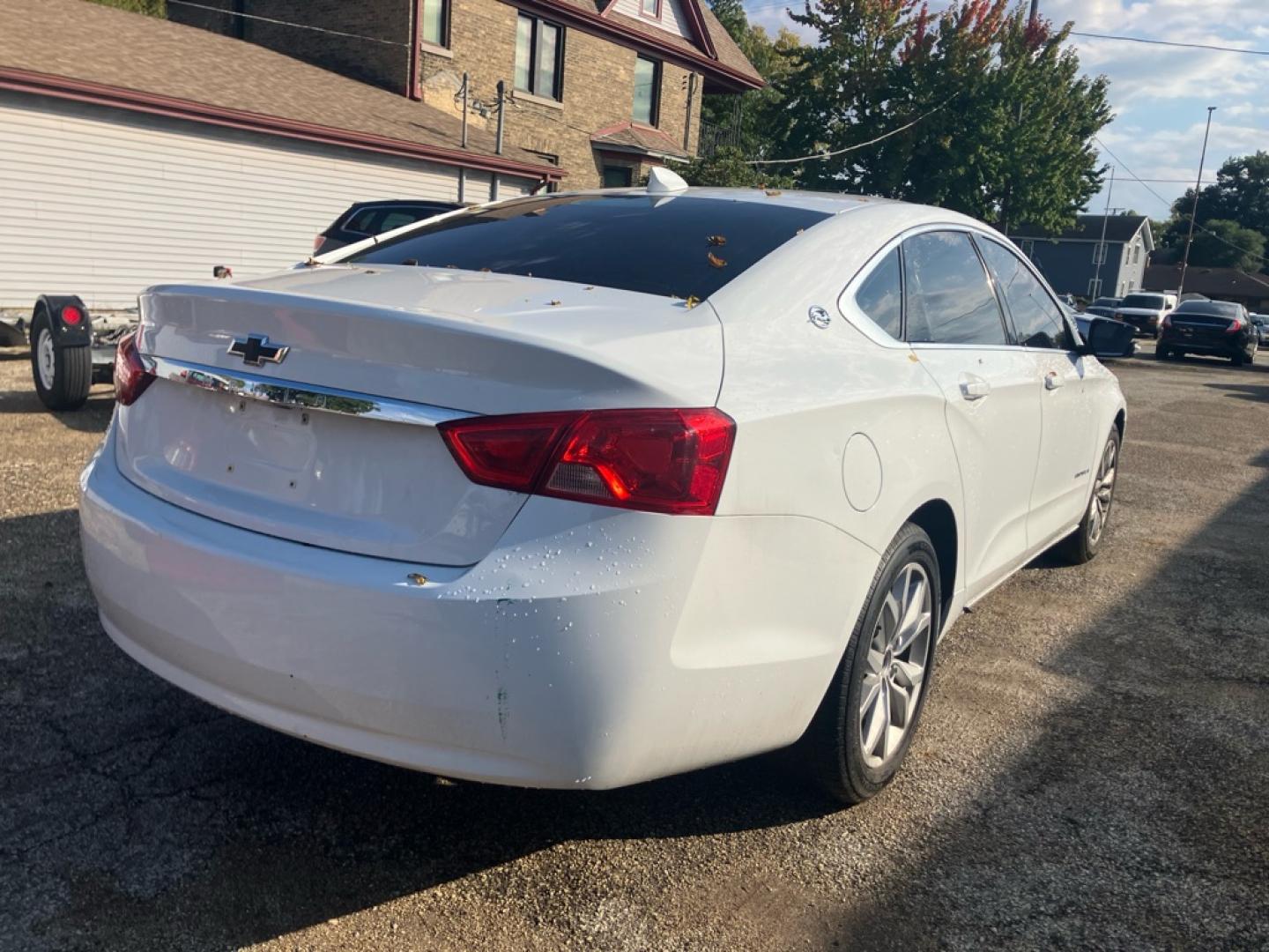 2016 WHITE CHEVROLET IMPALA LT (2G1115S35G9) with an 3.6L engine, Automatic transmission, located at 1708 Broadway, Rockford, IL, 61104, (815) 397-5010, 42.252522, -89.069359- Photo#2