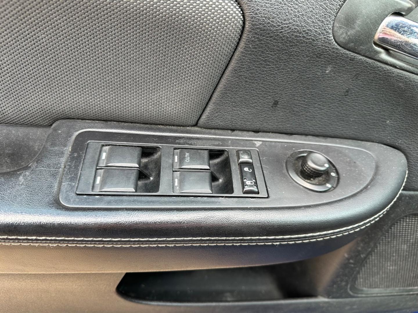 2013 BLUE DODGE AVENGER SE (1C3CDZAB0DN) with an 2.4L engine, Automatic transmission, located at 1708 Broadway, Rockford, IL, 61104, (815) 397-5010, 42.252522, -89.069359- Photo#8